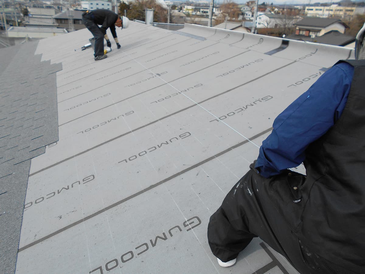 富士宮の屋根の修繕業者の和光美装のフエルト貼りのイメージ画像