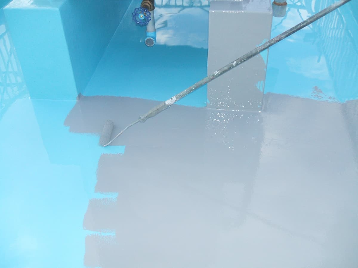 富士宮の塗装業者の和光美装のウレタン防水トップコート塗りのイメージ画像